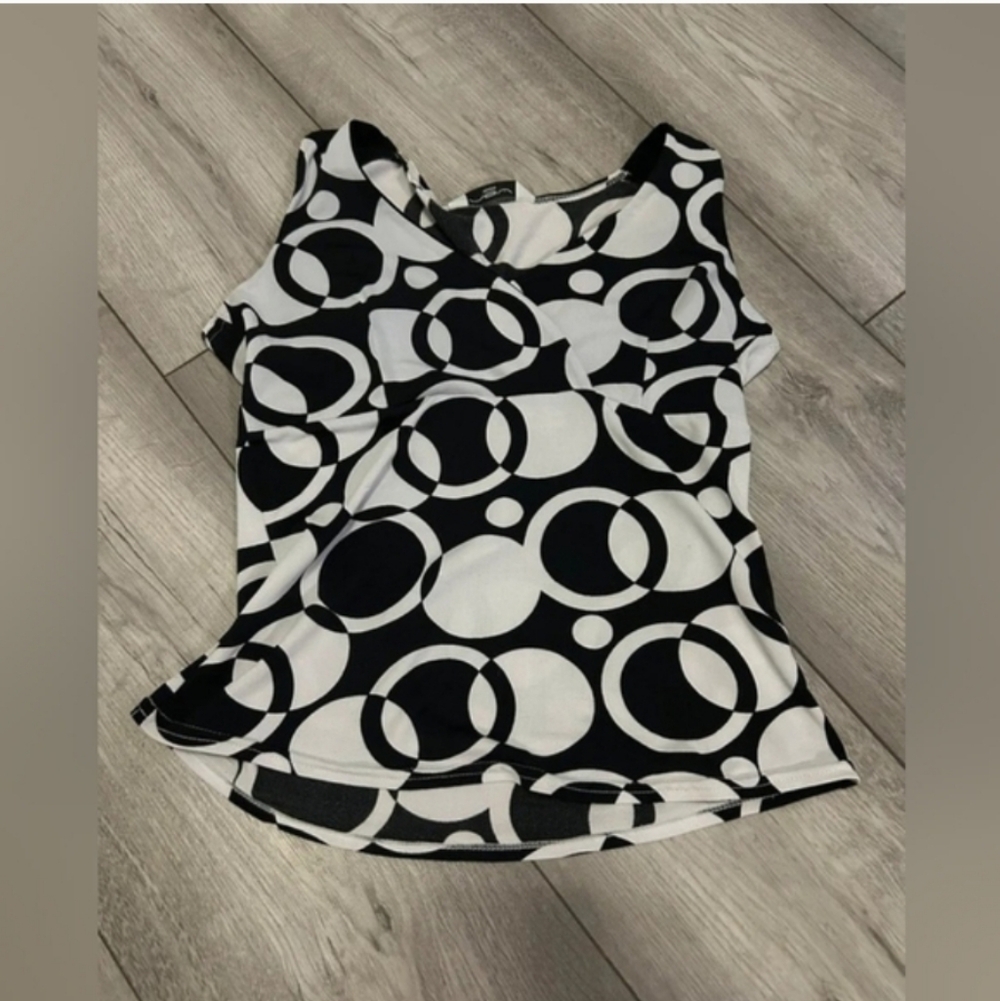 New Look Black and White Circle Print Blouse